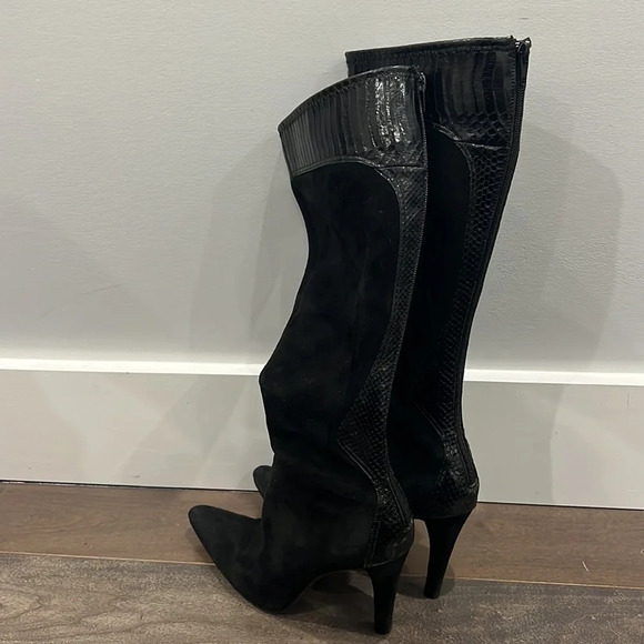 Lord & Taylor Women's Black,suede and leather pointed toe, heeled boots size 7.5 - Picture 5 of 10